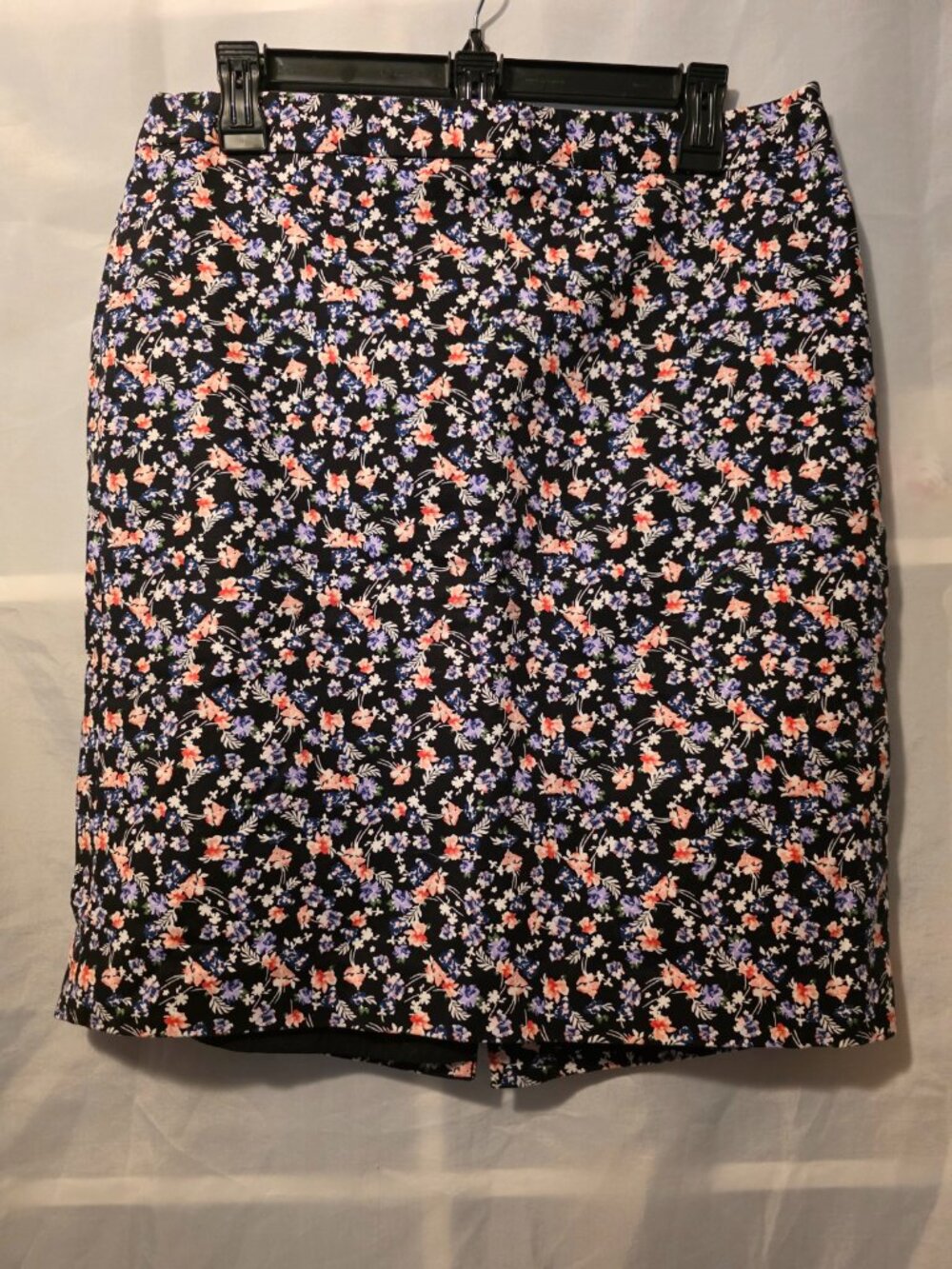Women's Liz Claiborne Black Floral Skirt, Size 10